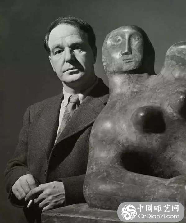 Burberry联手英国著名雕塑家，推出惊为天人的艺术之作，也让吴亦凡帅出了新高度