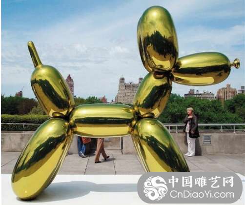 杰夫·昆斯的玩具式公共雕塑：拜物天堂