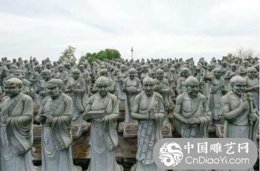 印尼灵山济玉寺，500罗汉雕塑生动，表情各异成最亮看点