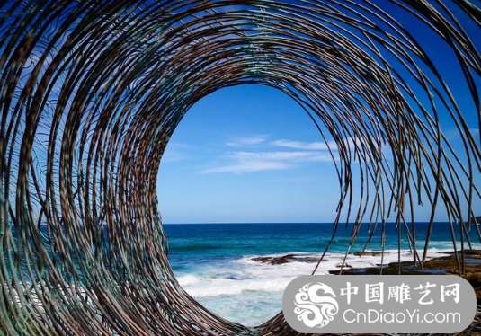悉尼海边雕塑美拍：风的线条，水滴对大海的思念