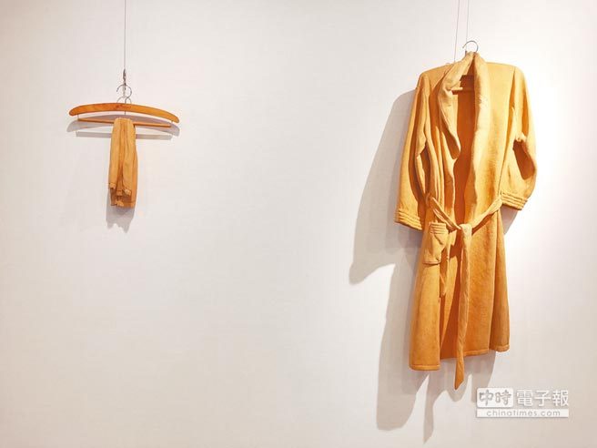 台湾具象木雕艺术50年展 木雕浴袍上百万